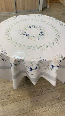 9354A Скатерть FIESTA на тканевой основе 15шт/рул. (150*150см) (15)