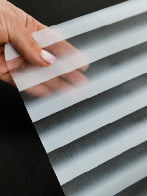 E0049 Пленка самоклеящаяся "Deluxe" 90смх8м (витражная)